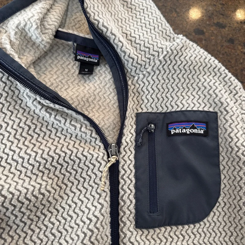 Patagonia Women's R1 Air Fleece Jacket - Picture 2 of 3